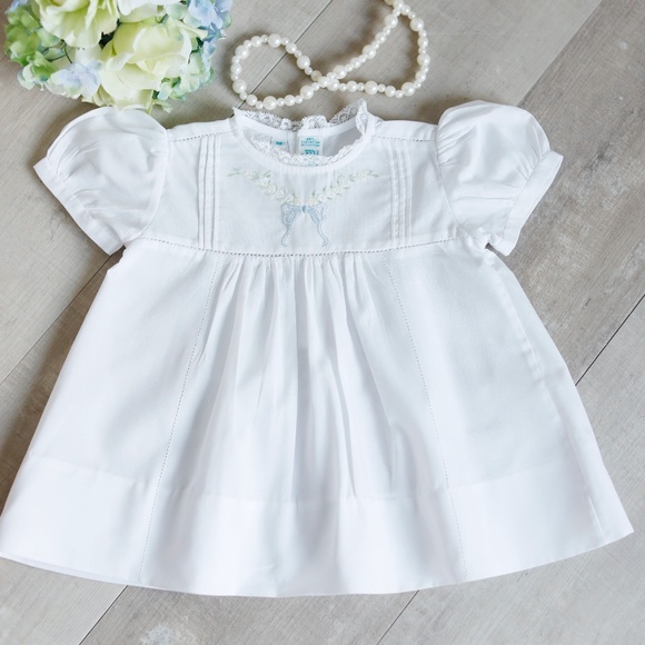 White Heirloom Dress Embroidery Floral Blue Bow Feltman Brothers Newborn NWOT - Picture 1 of 5
